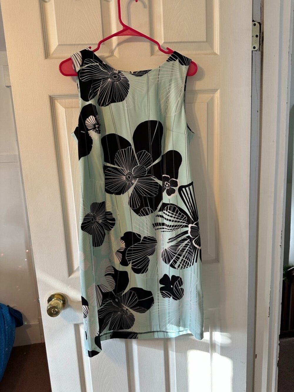 Connected Apparel Green and Black Sleeveless Shift Dress.  Midi. Size 12.